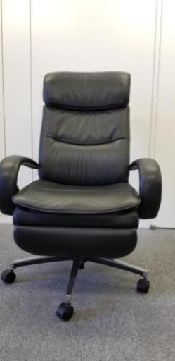 高級カリモク本革椅子、３年使用、ほぼ新品