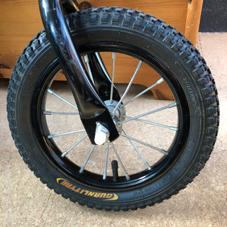 ストライダー グリップ新品 チューブ式タイヤ グリーン