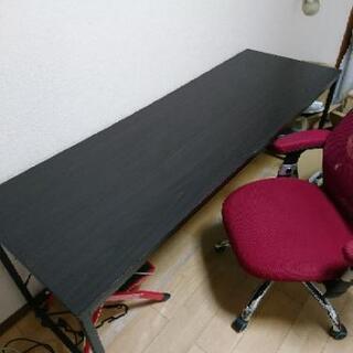 家具サイトLowyaで購入したデスク180センチ、椅子2脚