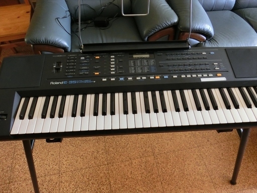 Roland E-35 シンセサイザー