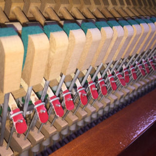 珍しい茶系のYAMAHA U2 アップライトピアノ 