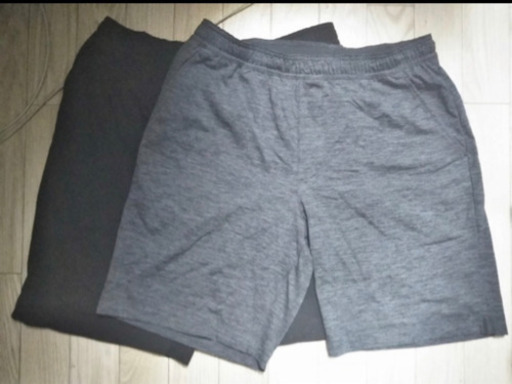 ユニクロショートパンツメンズmサイズ黒 グレーの二本セット Rs 品川のボトムス メンズ の中古 古着あげます 譲ります ジモティーで不用品の処分