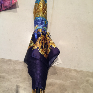 ヴェルサーチ 長傘 レディース  水色 ゴールド ブルー ゴージャス ブランド ヴェルサーチ 長傘 レディース 水色 ゴールド ブルー ゴージャス ブランド