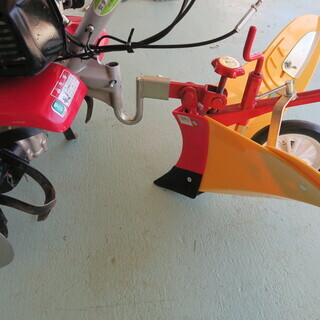 ホンダ 耕うん機 F210 F220 用うねたて器（価格交渉受けます）ニューイエロー培土器(尾輪付)新品キズ有り