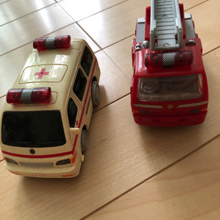 救急車、消防車セット