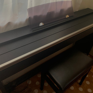 WEINBURG アップライトピアノ 木目調、猫脚、3本ペダル