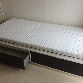 IKEAシングルベッド(引き出し、マットレス付き)