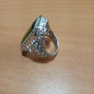 エメラルドリング3.0カラット】