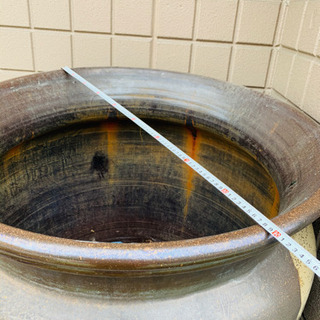 お洒落で大きな壺