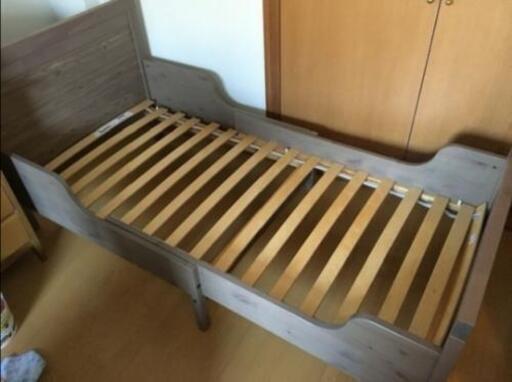 IKEA 伸縮式ベッド　シングル　フレームのみ