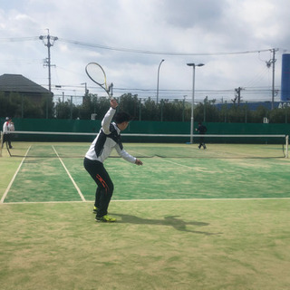 三重県津市でソフトテニスクラブ活動中 − 三重県