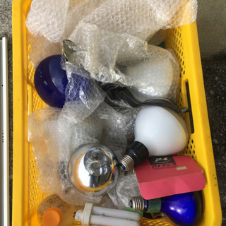 照明レールと電球