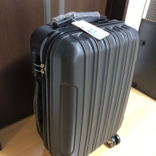 キャリーケース　スーツケース　黒　未使用品