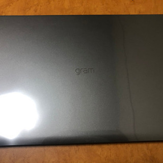 　LG ノートパソコン gram 1350g/バッテリー約19....
