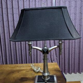 IDC 大塚家具　重圧感あるテーブルランプ　2台