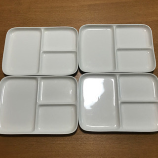 無印良品 磁器ベージュ角皿 仕切付ワンプレート4枚セット タク 半田の食器 プレート の中古あげます 譲ります ジモティーで不用品の処分 無印良品 磁器ベージュ角皿 仕切付ワンプレート4枚セット タク 半田の食器 プレート の中古あげます 譲ります ジモティーで不用品の処分