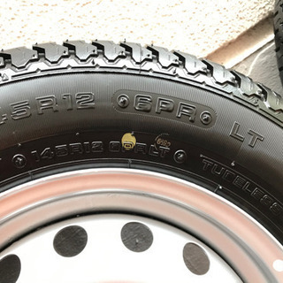 タイヤ　新品　4本で　1万円！