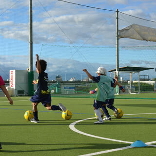 元jリーガーが英語で教えるサッカー教室 茨木校 Eigo Football Academy 英フット Jr総持寺の英語の生徒募集 教室 スクール の広告掲示板 ジモティー
