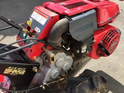 ホンダの耕運機Ｌｕｃｋｙ（ＦＵ６５０）です。