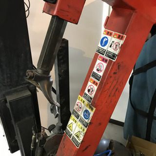 イヤサカ 製　タイヤチェンジャーです。