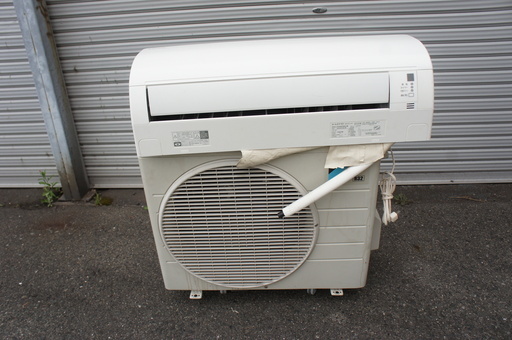 DAIKIN(ダイキン）冷暖房エアコン！2.2KW・格安でお譲ります！