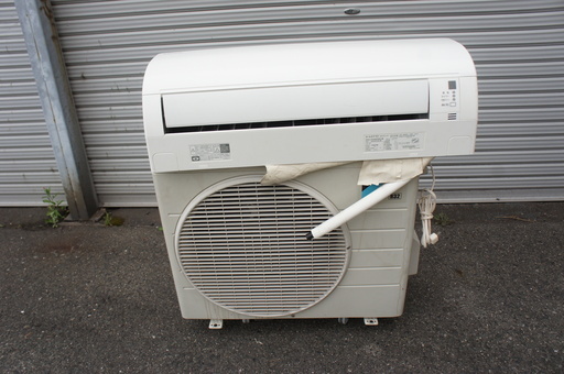 DAIKIN(ダイキン）冷暖房エアコン！2.2KW・格安でお譲ります！