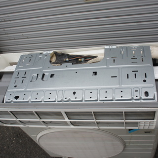 DAIKIN(ダイキン)冷暖房エアコン!2.2KW・格安でお譲ります! | w2