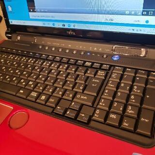 Core i5 SSD FUJITSU レッド WEBカメラ内臓