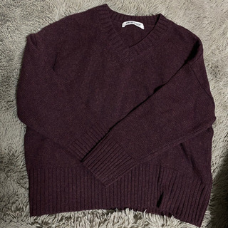 Vネックセーター