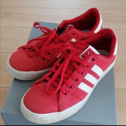 アディダス赤 白スニーカー25cm Shalom 八軒の靴 スニーカー の中古あげます 譲ります ジモティーで不用品の処分