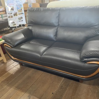 本革製ソファー！14万円を35800円で販売します！木枠が素敵すぎる！