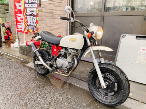 ホンダ　エイプ50 カスタム　白