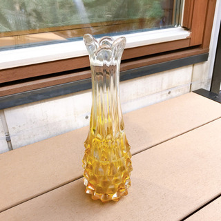 【あげます】琥珀色がきれいな個性的デザインのノーブランド花瓶