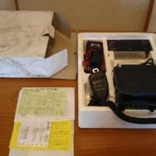 お話し中、KENWOOD車載アマチュア無線機