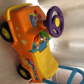 トイザらス　おもちゃの車