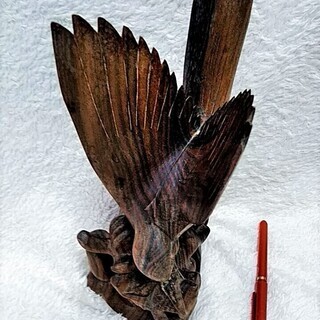 ☆アンティーク工芸品・縦34㎝・木彫り・魚を獲る鳥の一瞬・インテリア＆