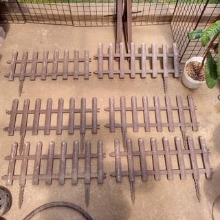 ダイソーの 花壇用の柵 年季はいってる品６コ Himorogi 清瀬のその他の中古あげます 譲ります ジモティーで不用品の処分