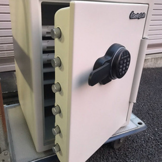 ◆SentrySafe セントリー ビッグボルト 耐火金庫 テンキーロック W約47×D約44×H約60cm