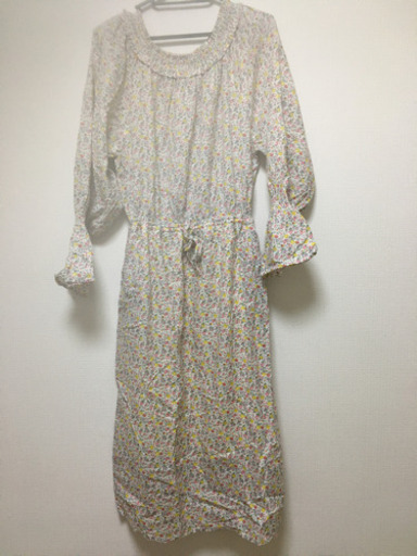 クリスプワンピース 2枚 ぴ 朝霞のワンピースの中古 古着あげます 譲ります ジモティーで不用品の処分