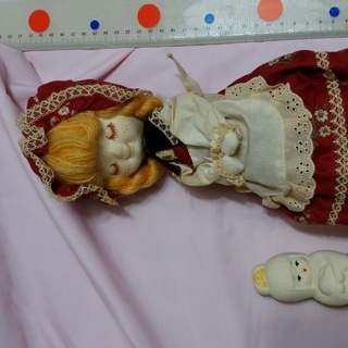 【終了】★無料★ オルゴール人形 と 小さい陶器の人形