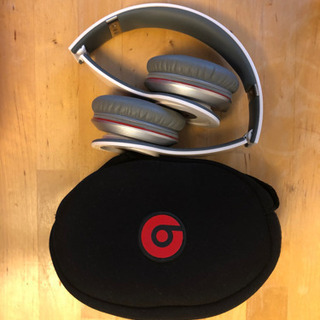 ヘッドホン Beats by Dr. Dre Solo HD Artist Futura めっちゃかわいい！Beats by Dr.DreのAppleストア限定モデルの