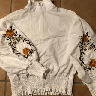 花柄ブラウス 刺繍ブラウス 白ブラウス 白シャツ バルーン バルーン袖