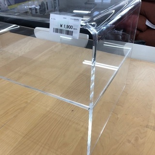 テーブル　透明（ガラスではありません）