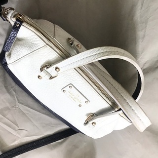 ケイトスペード ホワイト×ネイビー バイカラーレザー  2wayクロスボディ斜めがけショルダーバッグ ケイトスペード ホワイト×ネイビー バイカラーレザー 2wayクロスボディ