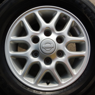 美品♪　５０エルグランド純正　１５インチ　エルグランド、キャラバン