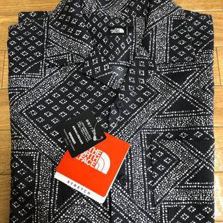 THE NORTH FACE  バンダナ柄　ブラック　半袖シャツ...