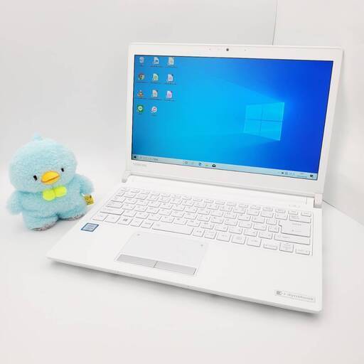東芝  第6世代 Corei3 メモリ4GB SSD256GB ノートパソコン