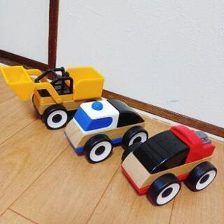 【お譲り先決まりました】IKEA 木のおもちゃ 自動車 おもちゃ...