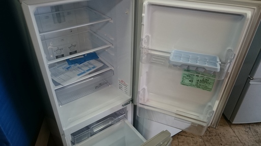 ミツビシMR-P15C-S　2ドア冷凍冷蔵庫　146L 2018年製・・ニトリ　MM720CUKN2電子レンジ　2018年製・アイリスオーヤマKRC-MA30-B　炊飯ジャー2017年製　3点セット