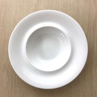 白いスープ皿